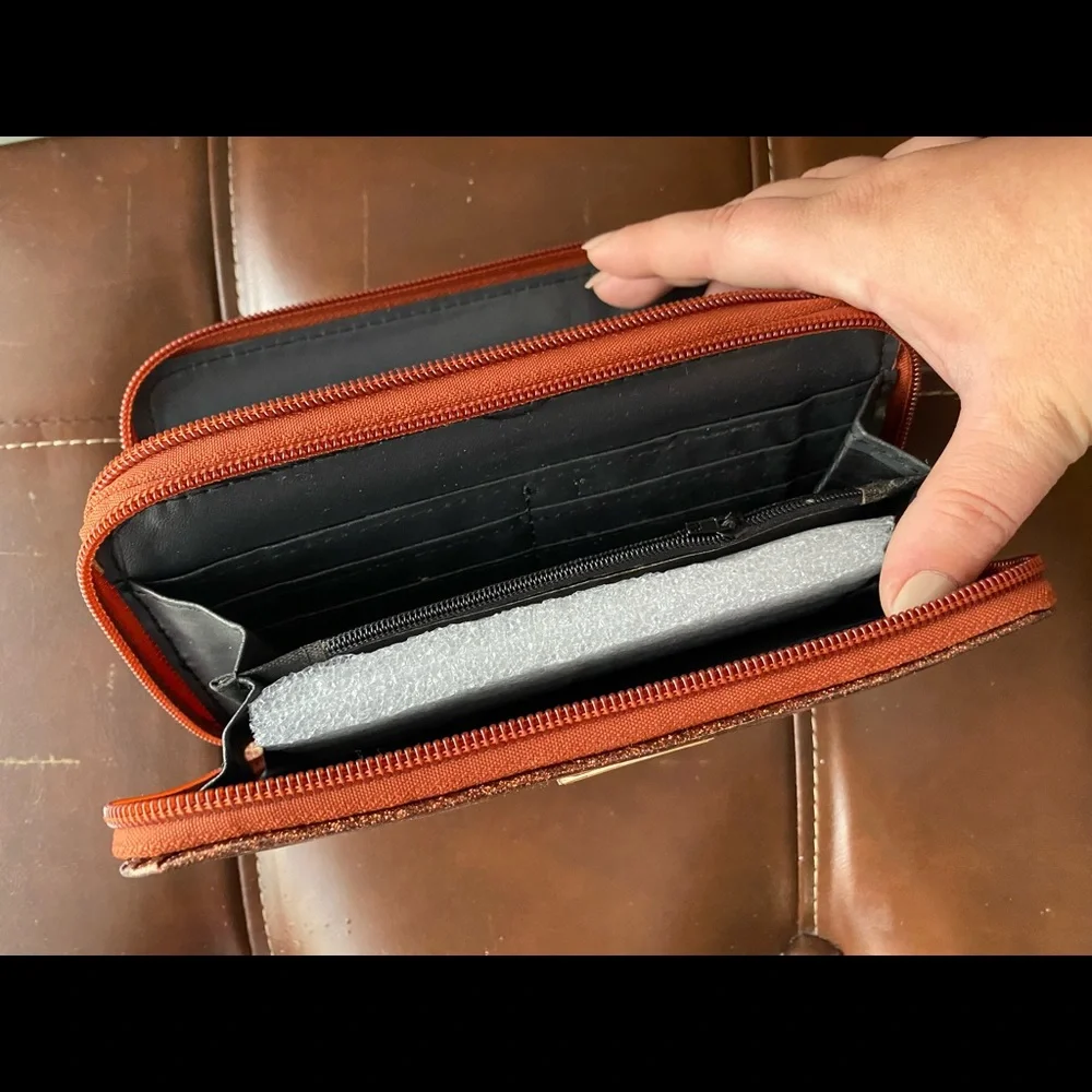 Wallet - Picture 4 of 5